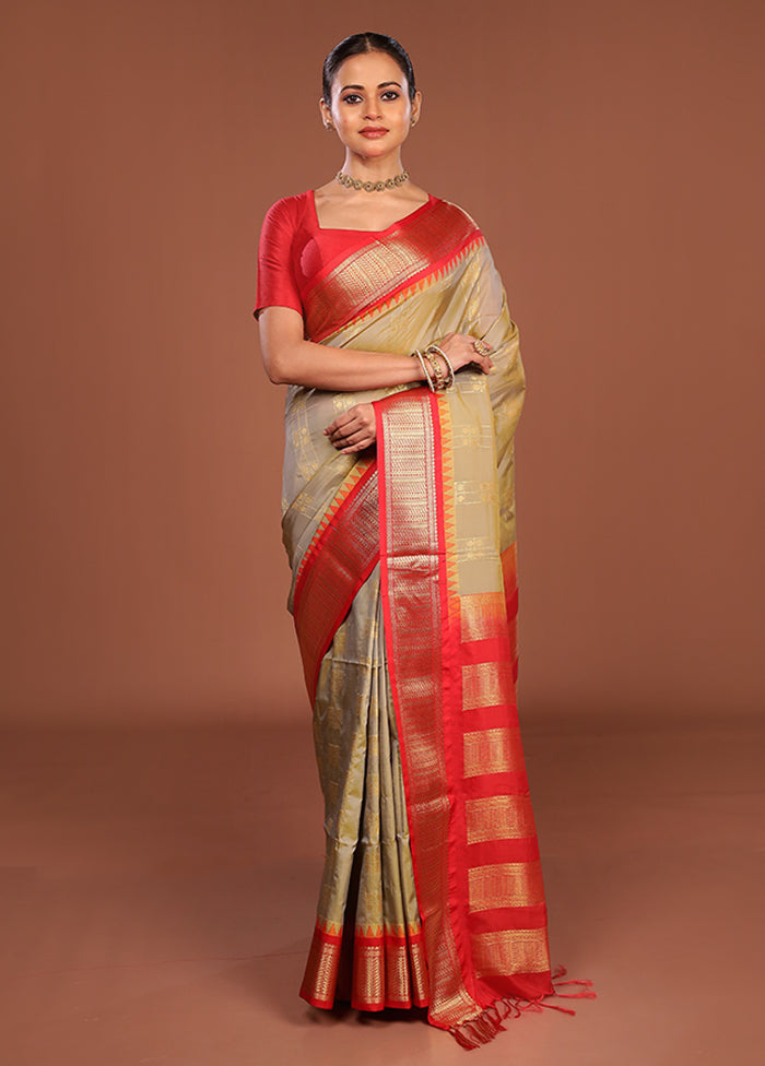 Cream Kanjivaram Silk Saree With Blouse Piece