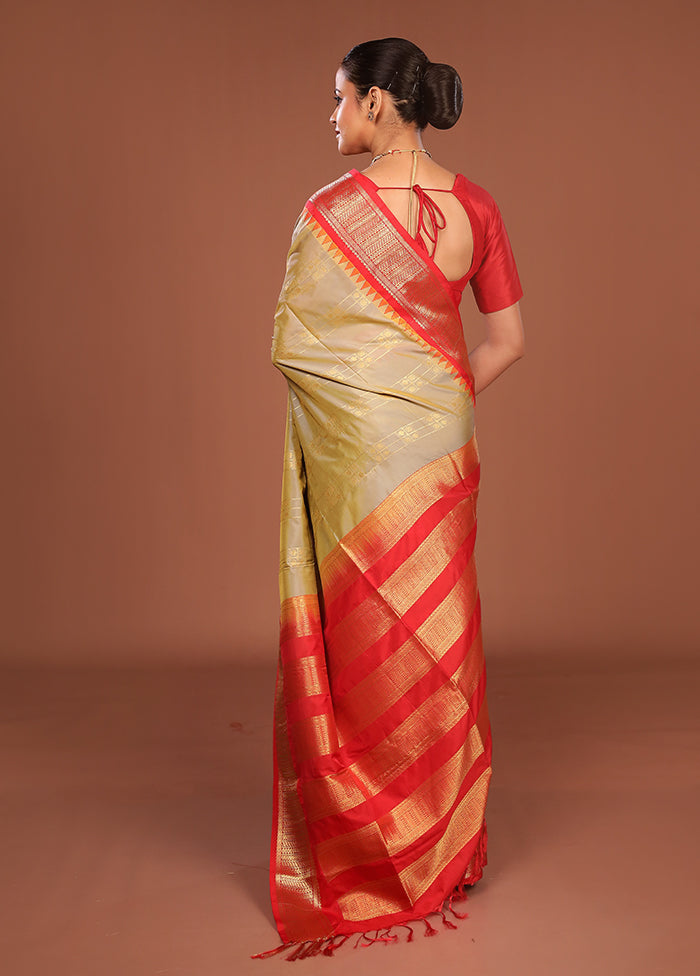 Cream Kanjivaram Silk Saree With Blouse Piece