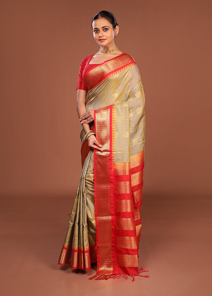 Cream Kanjivaram Silk Saree With Blouse Piece