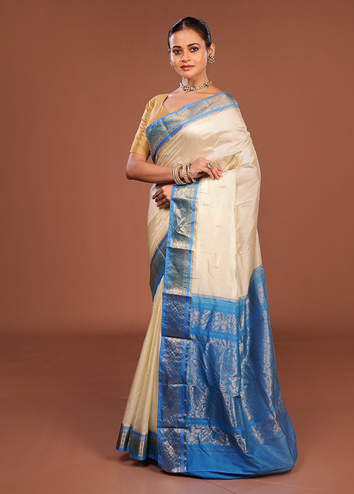 White Handloom Kanjivaram Pure Silk Saree With Blouse Piece
