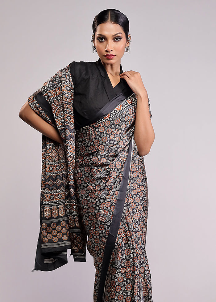 Black Printed Silk Saree With Blouse Piece