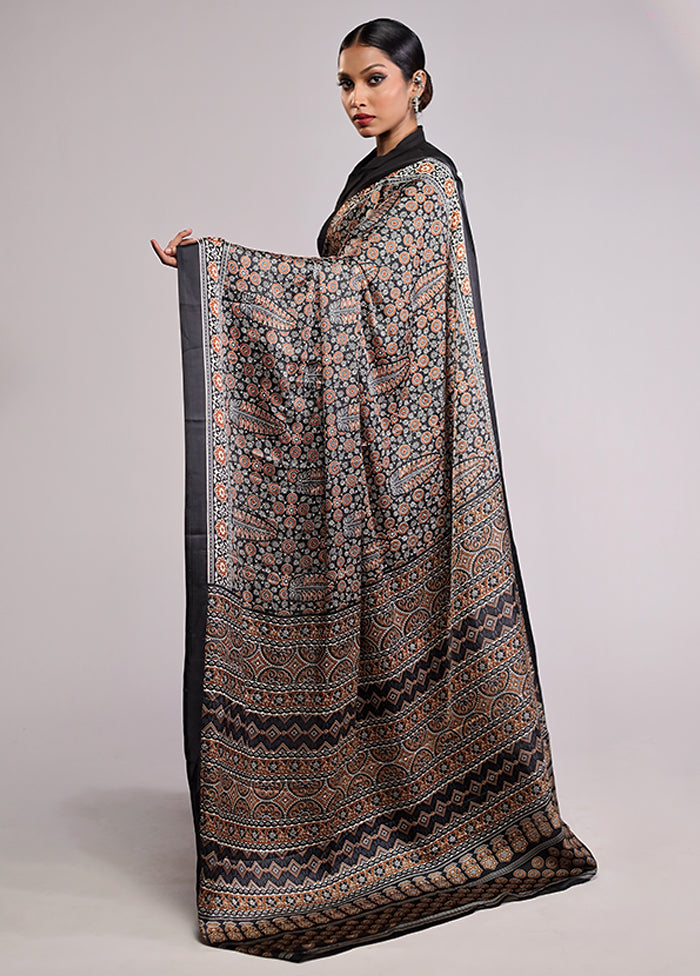 Black Printed Silk Saree With Blouse Piece