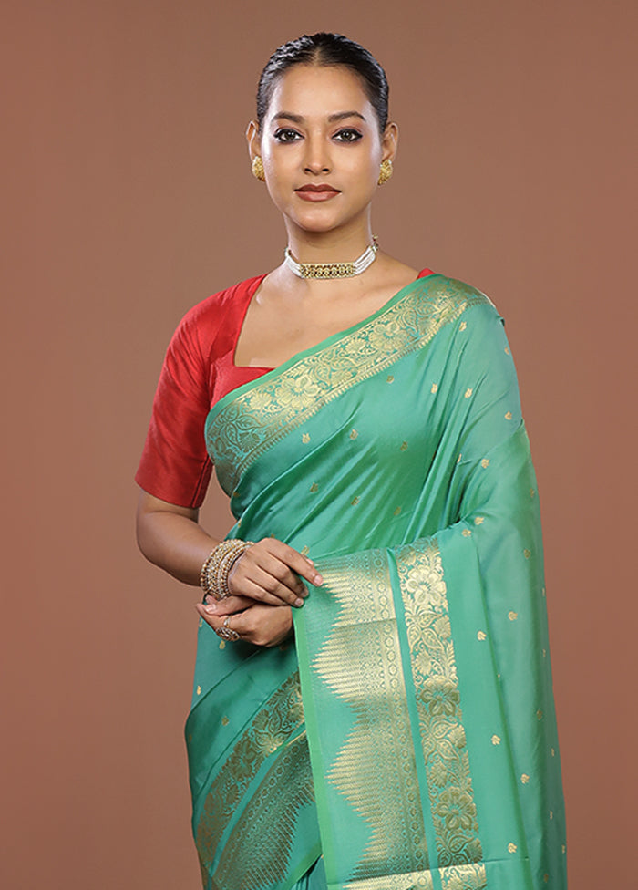 Green Kanjivaram Silk Saree With Blouse Piece