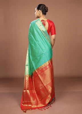 Green Kanjivaram Silk Saree With Blouse Piece