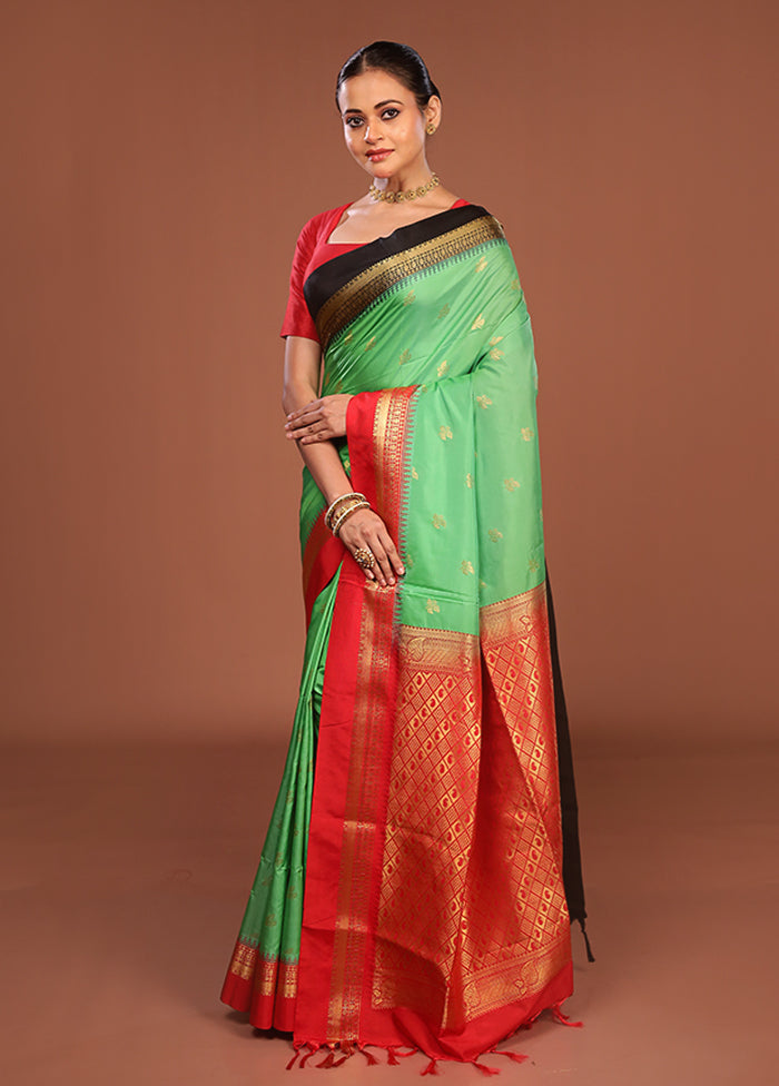 Green Kanjivaram Silk Saree With Blouse Piece