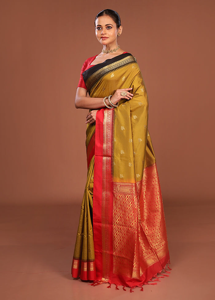 Green Kanjivaram Silk Saree With Blouse Piece