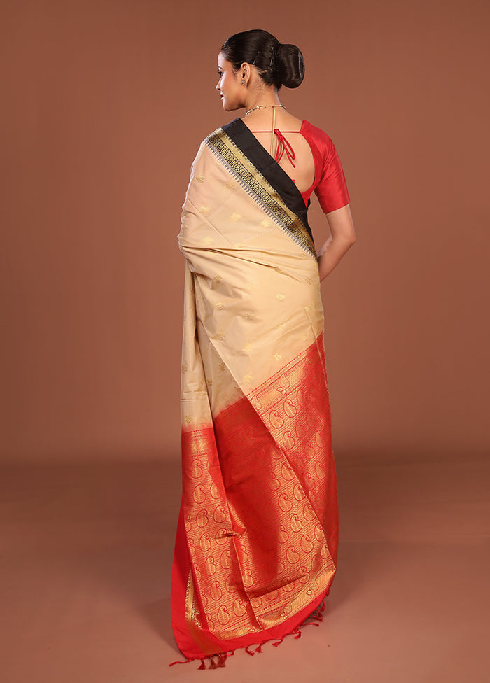 Cream Kanjivaram Silk Saree With Blouse Piece