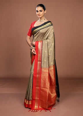 Grey Kanjivaram Silk Saree With Blouse Piece
