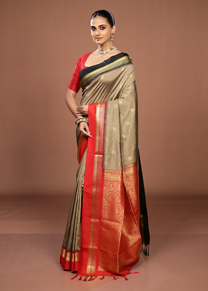 Grey Kanjivaram Silk Saree With Blouse Piece