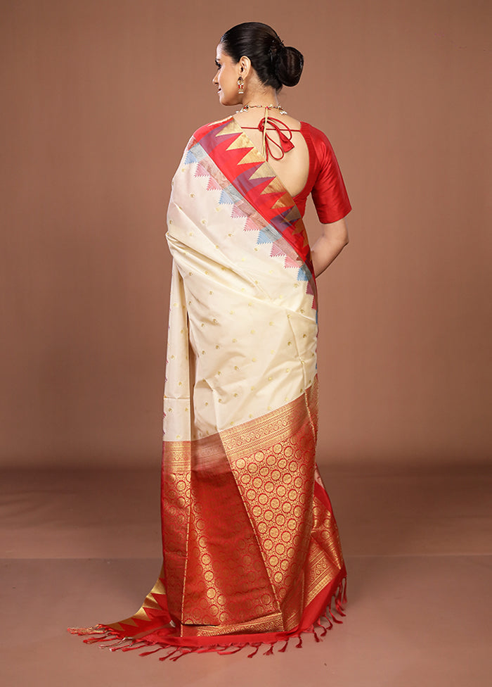 Cream Kanjivaram Silk Saree With Blouse Piece