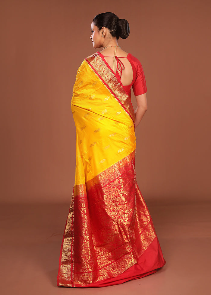 Yellow Handloom Kanjivaram Pure Silk Saree With Blouse Piece