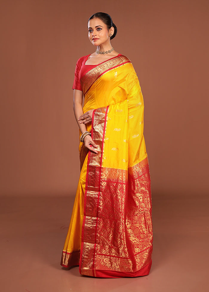 Yellow Handloom Kanjivaram Pure Silk Saree With Blouse Piece