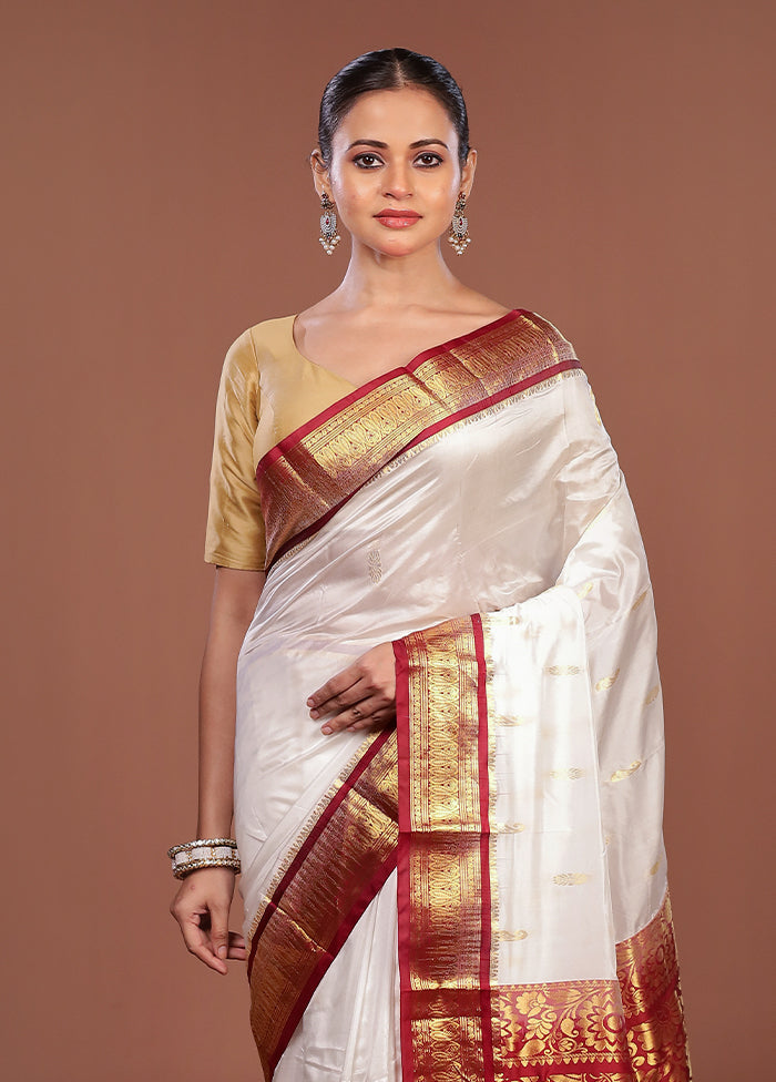 White Handloom Kanjivaram Pure Silk Saree With Blouse Piece