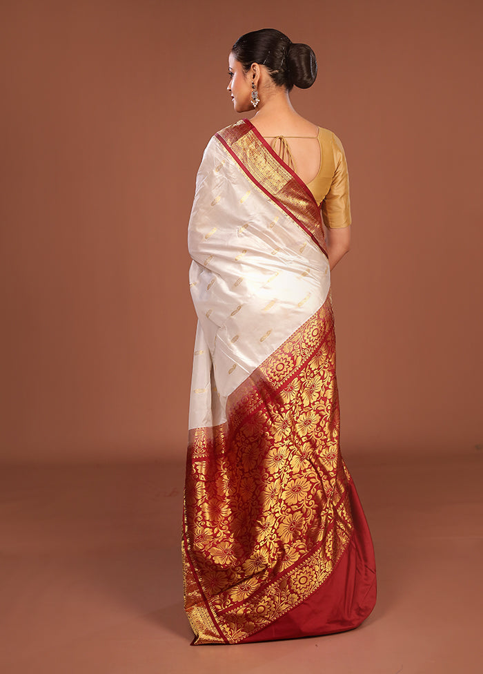 White Handloom Kanjivaram Pure Silk Saree With Blouse Piece