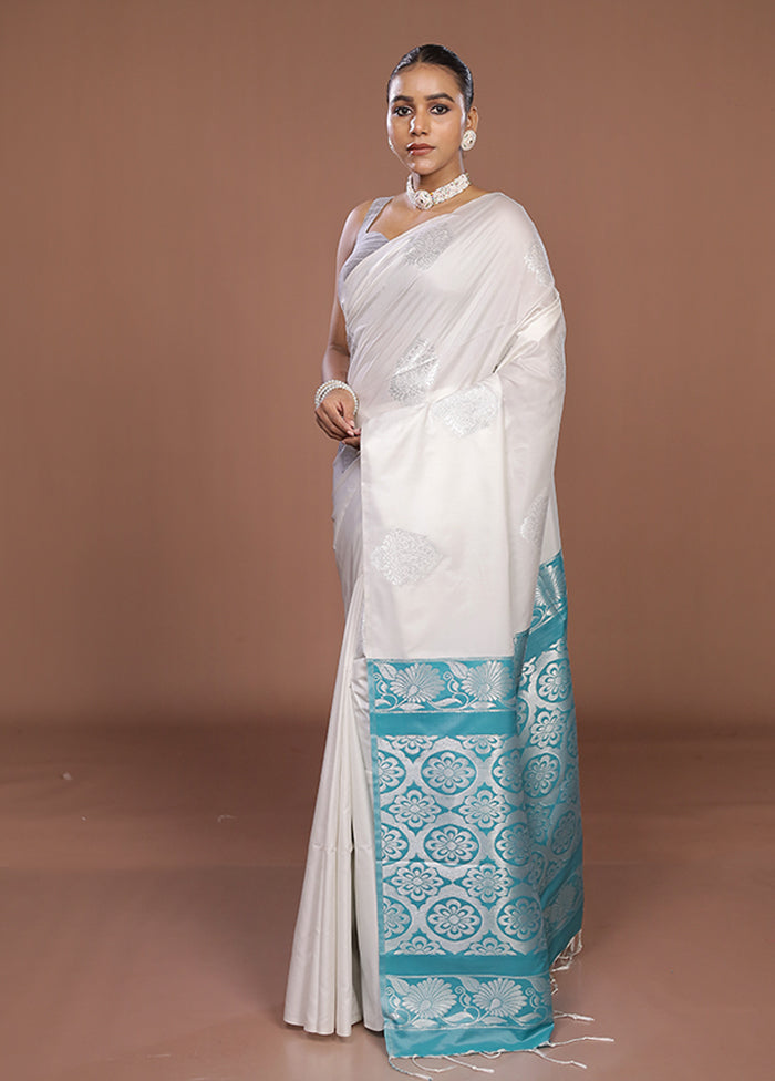 White Kanjivaram Silk Saree With Blouse Piece