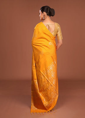 Yellow Handloom Kanjivaram Pure Silk Saree With Blouse Piece