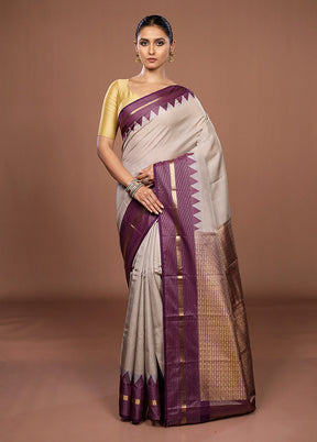 Cream Handloom Kanjivaram Pure Silk Saree With Blouse Piece