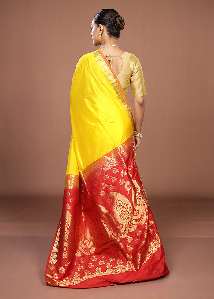 Yellow Handloom Kanjivaram Pure Silk Saree With Blouse Piece