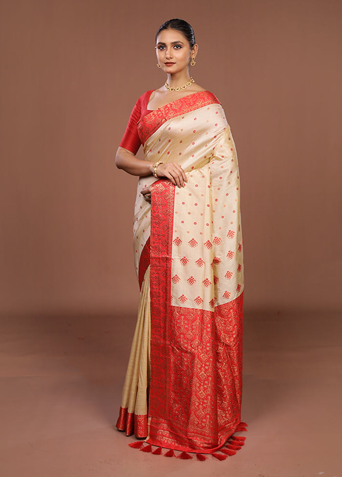 Cream Assam Silk Saree With Blouse Piece