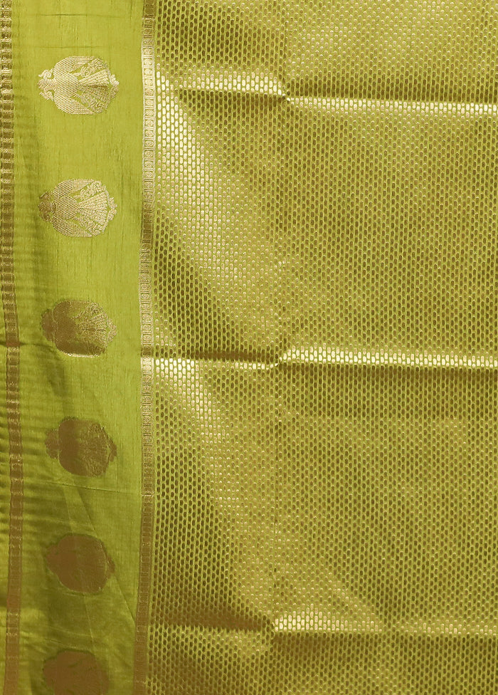 Green Dupion Silk Saree With Blouse Piece