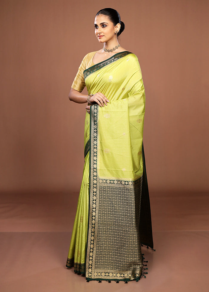 Green Dupion Silk Saree With Blouse Piece