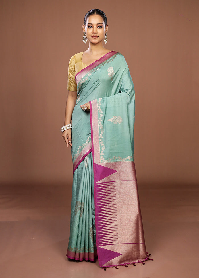 Green Dupion Silk Saree With Blouse Piece