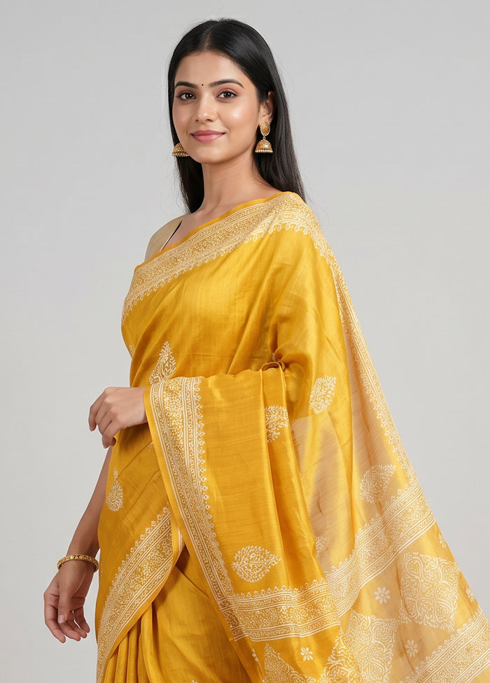 Yellow Printed Silk Saree Without Blouse Piece
