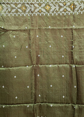 Green Handloom Tussar Pure Silk Saree With Blouse Piece