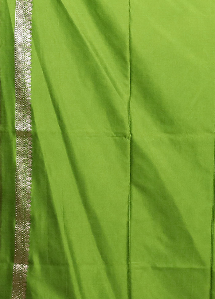 Green Dupion Silk Saree With Blouse Piece
