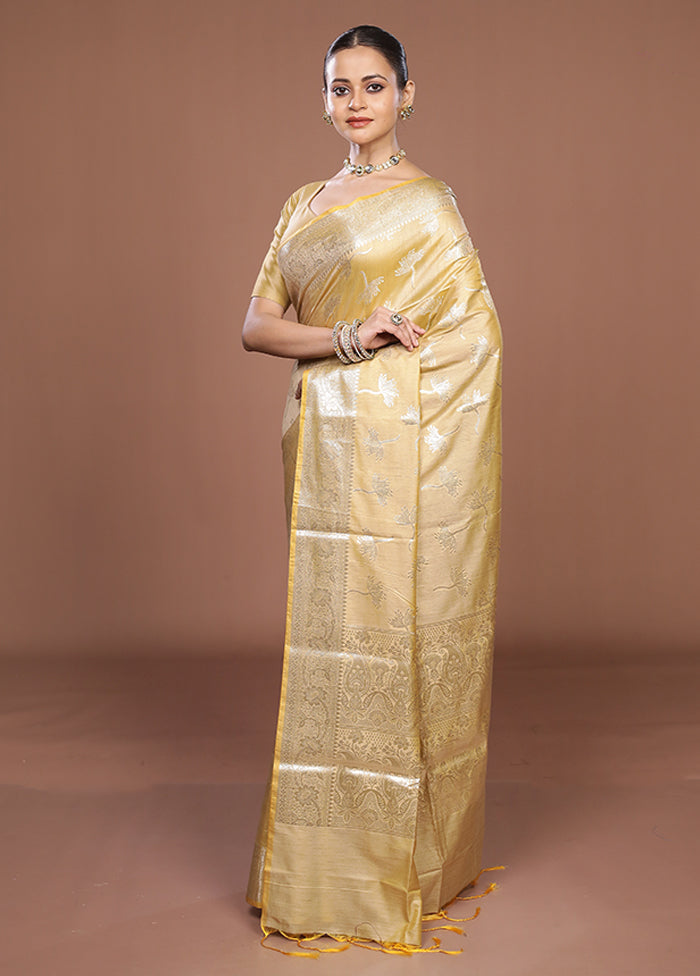 Cream Dupion Silk Saree With Blouse Piece