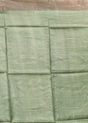Green Handloom Tussar Pure Silk Saree With Blouse Piece