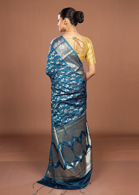 Blue Cotton Saree With Blouse Piece