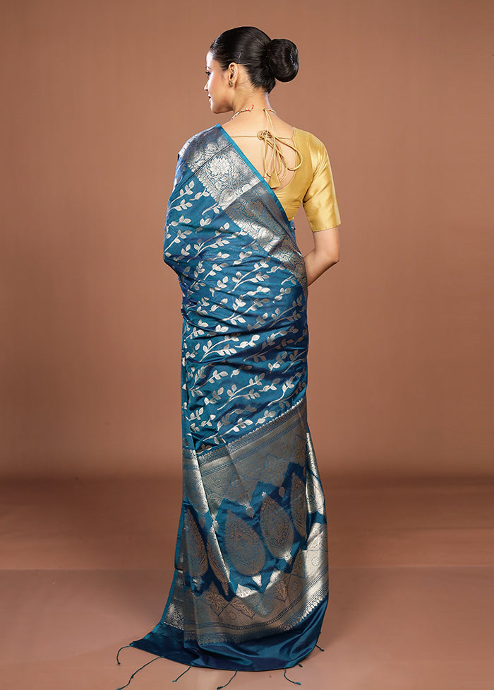 Blue Cotton Saree With Blouse Piece