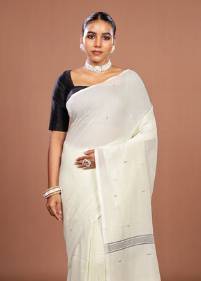 Cream Matka Silk Saree With Blouse Piece