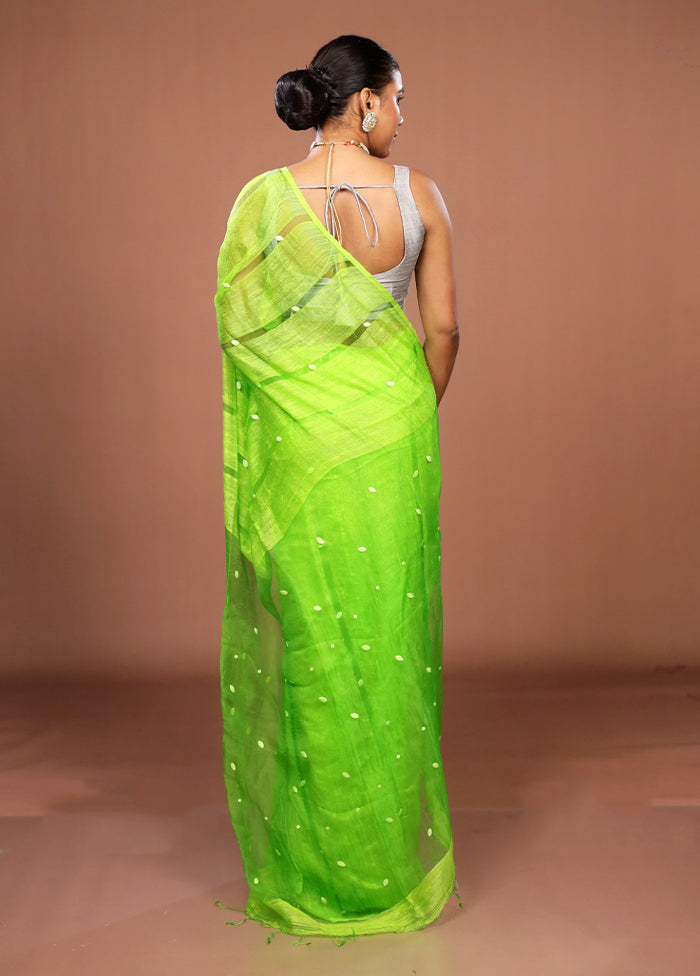 Green Matka Silk Saree With Blouse Piece