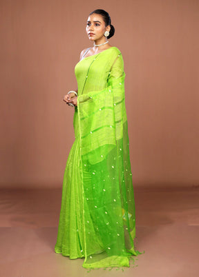 Green Matka Silk Saree With Blouse Piece