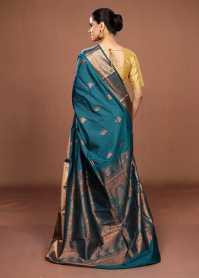 Green Kanjivaram Silk Saree With Blouse Piece