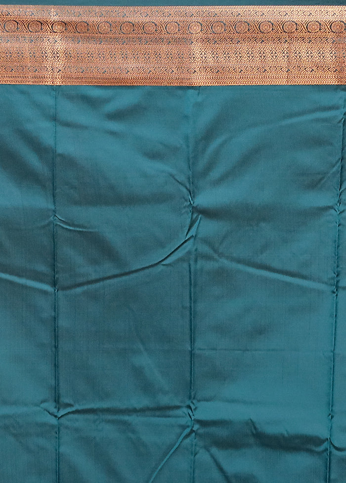 Green Kanjivaram Silk Saree With Blouse Piece