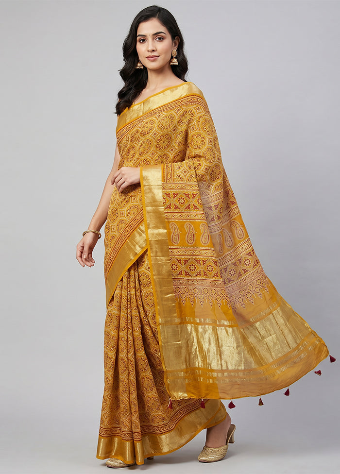 Yellow Printed Silk Saree Without Blouse Piece