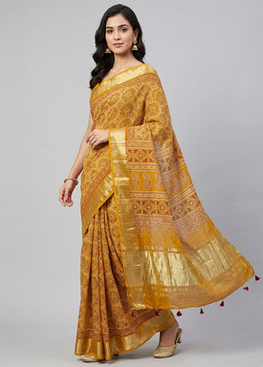 Yellow Printed Silk Saree Without Blouse Piece