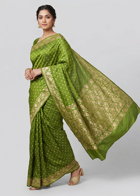 Green Handloom Banarasi Pure Silk Saree With Blouse Piece
