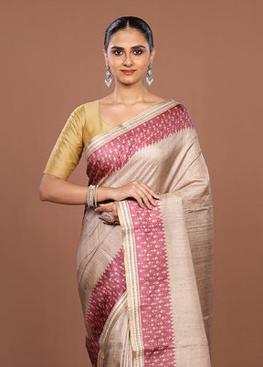 Cream Tussar Silk Saree With Blouse Piece