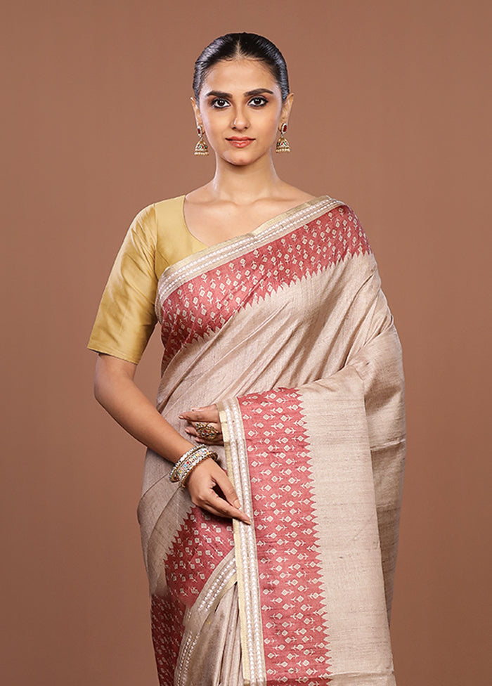 Cream Tussar Silk Saree With Blouse Piece