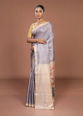 Grey Tussar Silk Saree With Blouse Piece