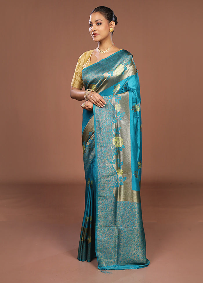 Green Dupion Silk Saree With Blouse Piece
