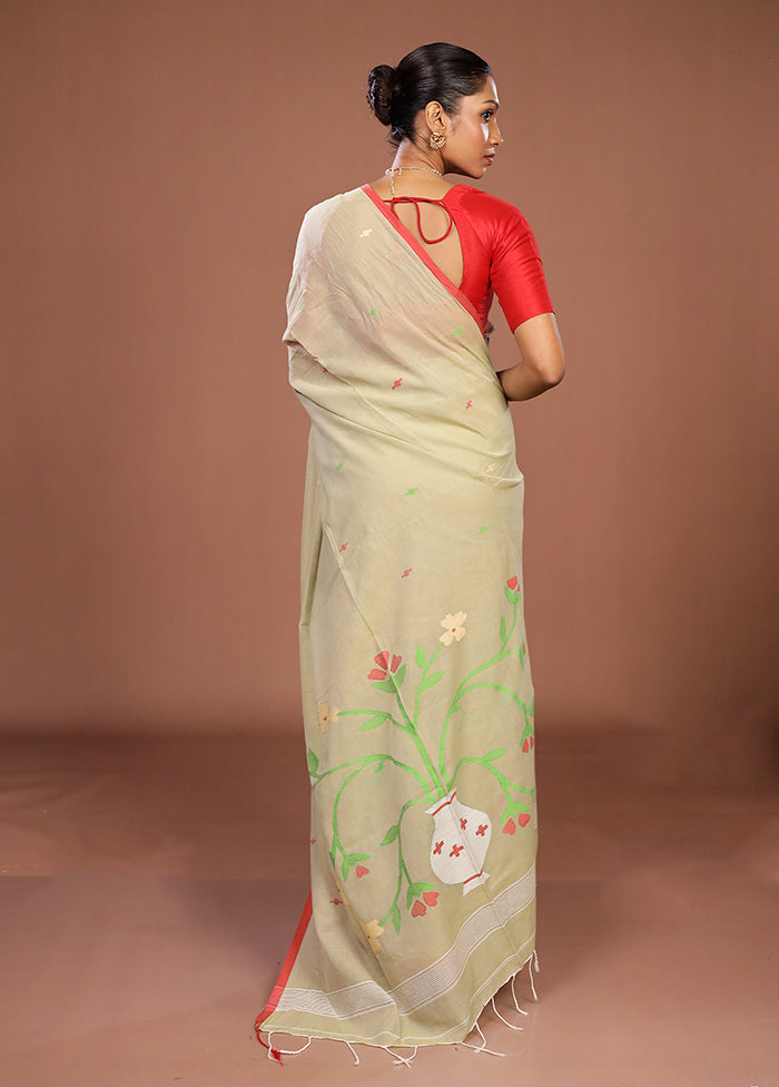 Cream Matka Silk Saree With Blouse Piece