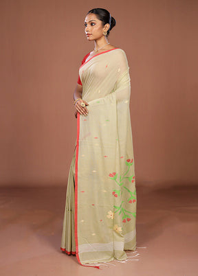 Cream Matka Silk Saree With Blouse Piece