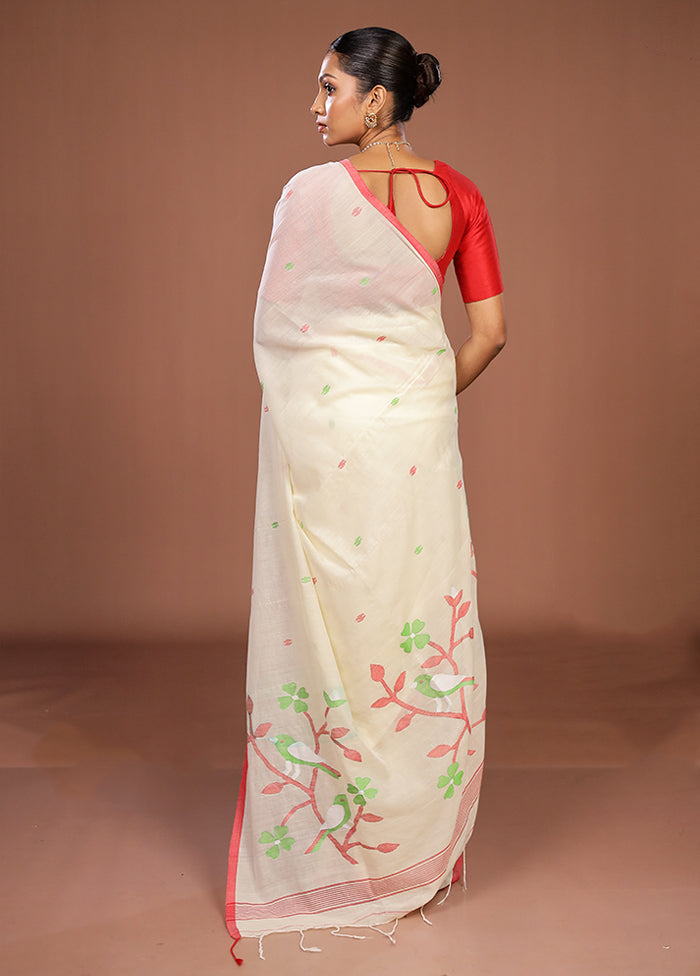 Cream Matka Silk Saree With Blouse Piece