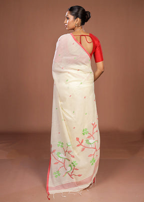 Cream Matka Silk Saree With Blouse Piece