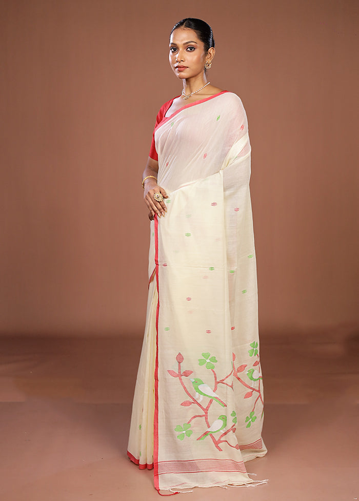 Cream Matka Silk Saree With Blouse Piece